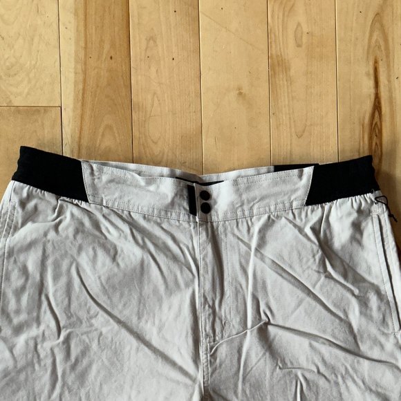 Men's Hybrid Shorts - Picture 2 of 4